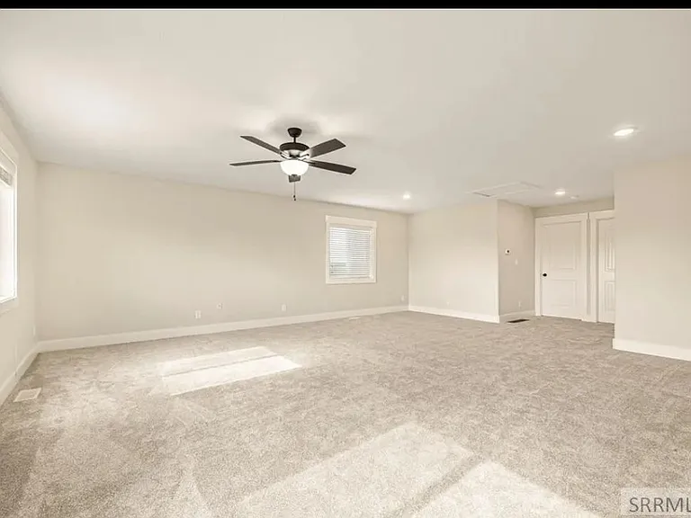 1079 N 2700 W — Photo 13
