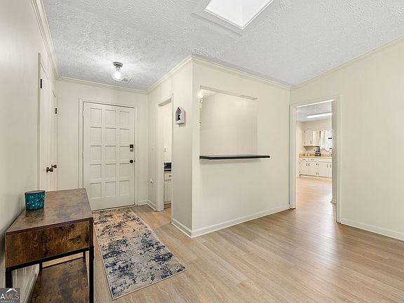 5th image of 528 Raintree Dr
