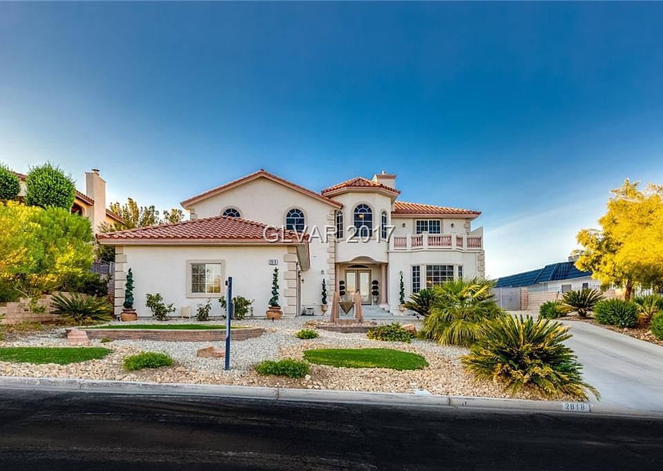 1st image of 2818 La Mesa Dr