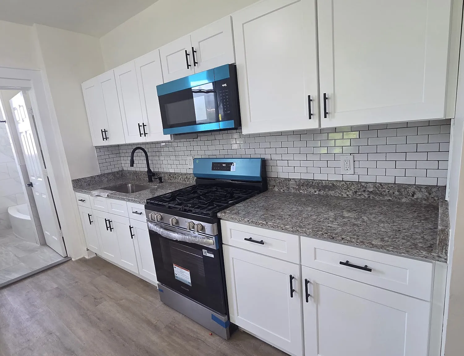 2 bed, 1200 sqft, $2,300 — Photo 3