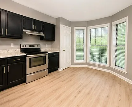471 Claircrest Dr — Photo 2