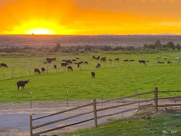 3534 Yellow Rose Ln, King Hill, ID 83633