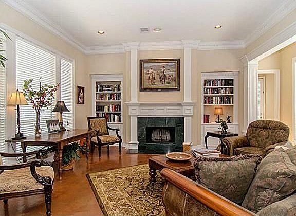 5th image of 5108 Briargrove Ln