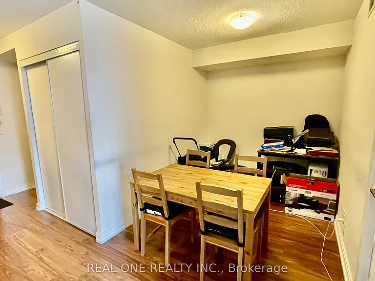 151 Village Green Sq #2509 — Photo 7