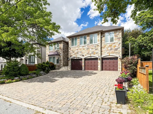 176 Elmwood Ave, Toronto, ON M2N 3M4