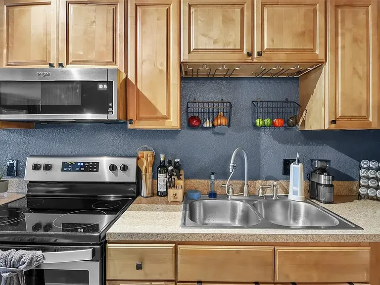 13831 Orange Sunset Dr #101 — Photo 5