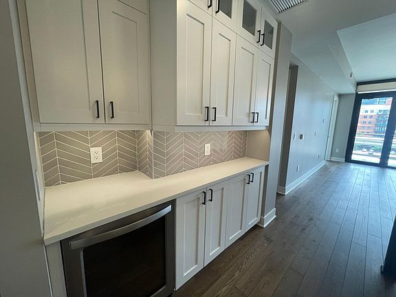 3rd image of 1918 19th St #1205