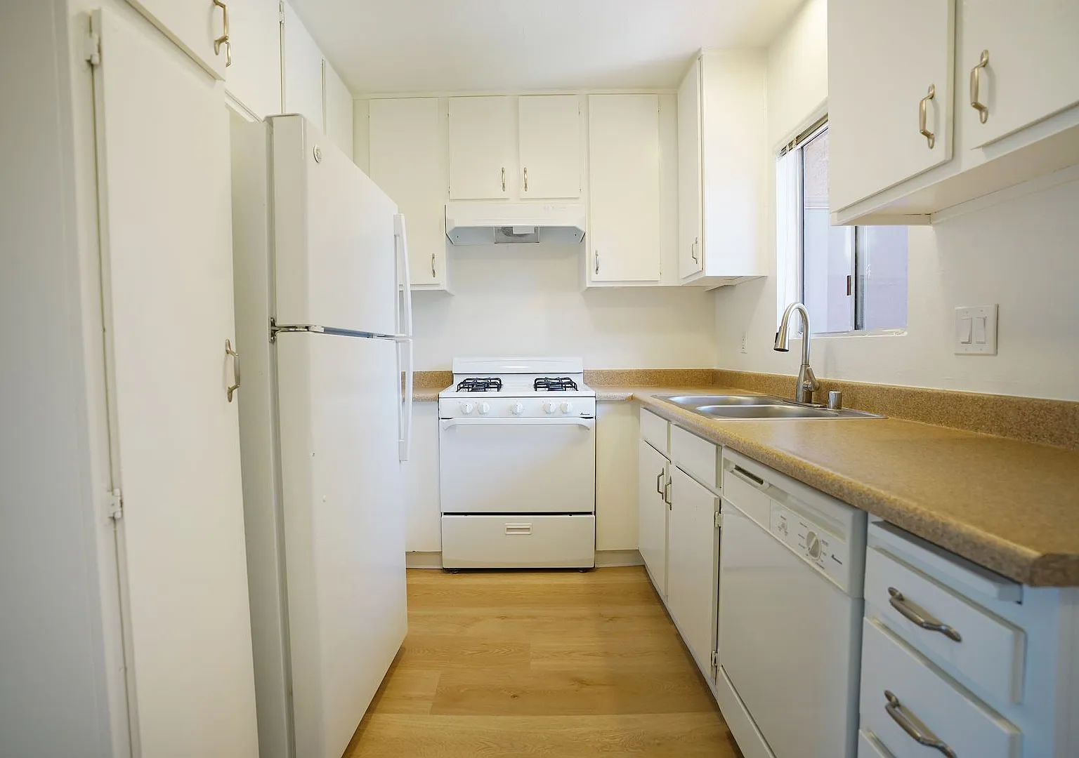 Fair Oaks 1471 — Photo 3