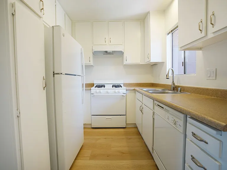 Fair Oaks 1471 — Photo 11