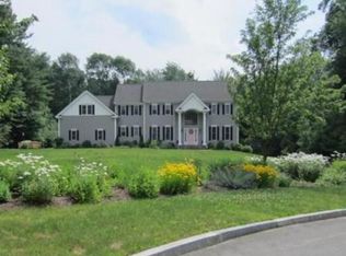 6 Freeman Pl, Mendon, MA 01756