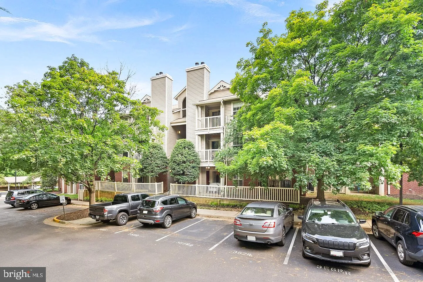 Parcreston Condo — Photo 1