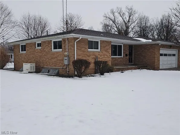 3849 N Hogan Dr, Lorain, OH 44053