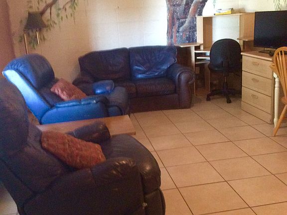 Suite 8, Living Room