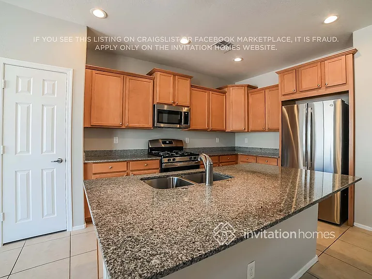 18178 W Ivy Ln — Photo 7