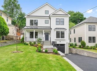 102 Lee Ave, Scarsdale, NY 10583