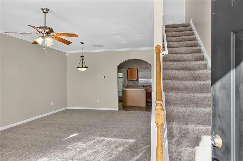 2 bed, 2.5 bath, 1274 sqft, $2,240 — Photo 2