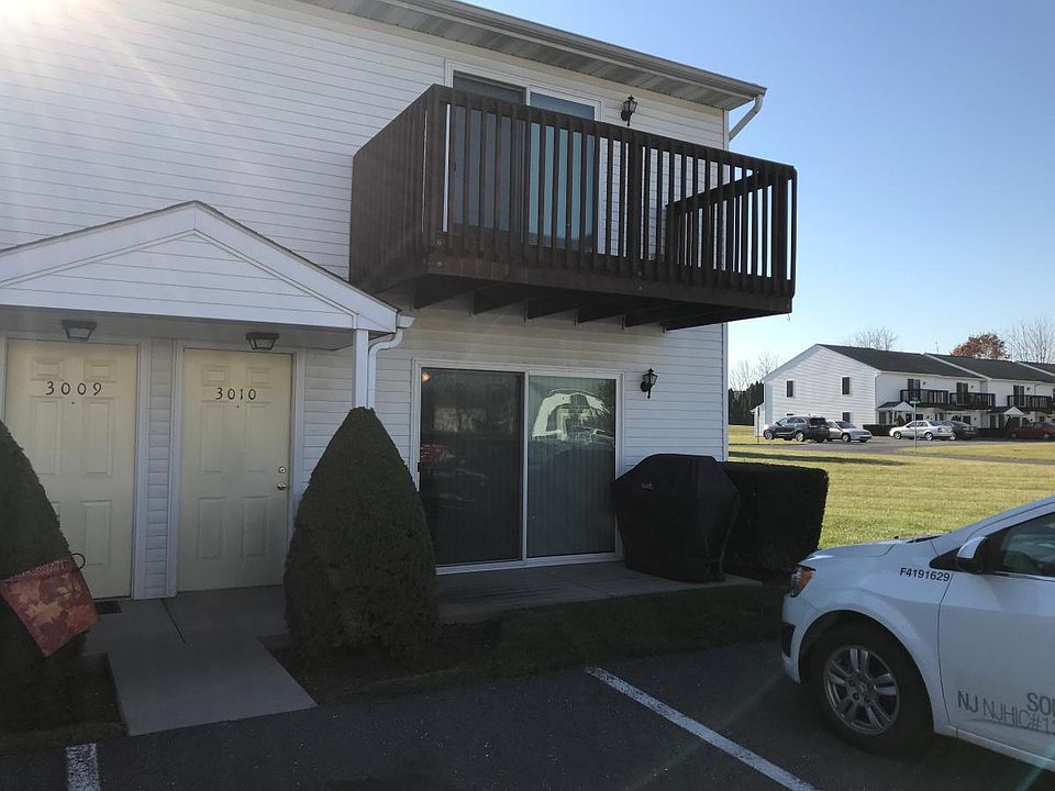 2nd image of 3010 Warren Way