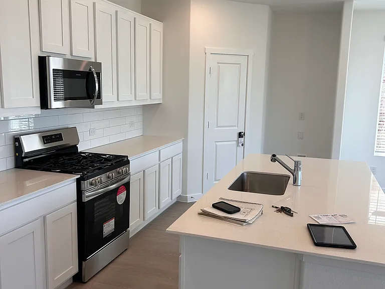 1020 Flameleaf Dr — Photo 24