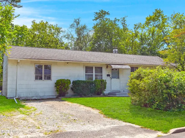 95 Belmont Drive, Toms River, NJ 08757