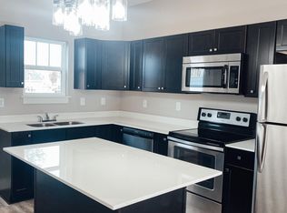 621 Heavenly Pl, Wellford, SC 29385
