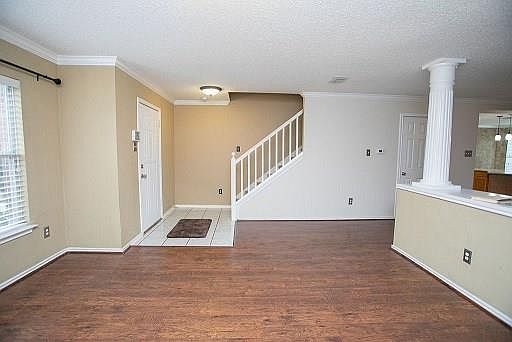4th image of 330 Kissimmee Dr