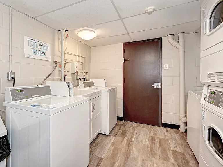 380 Forfar St E — Photo 24