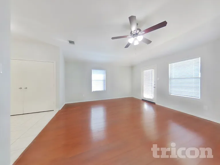 12809 Carpenter Ln — Photo 4