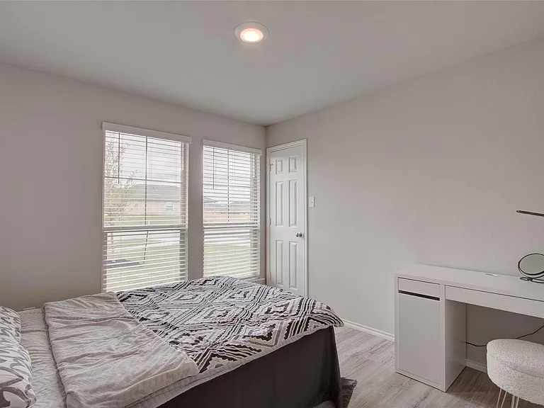 1317 Cesarina St — Photo 19