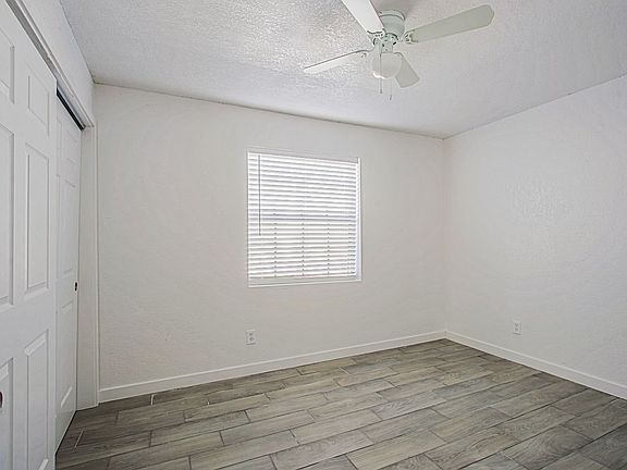 3rd image of 13211 N 21st Pl