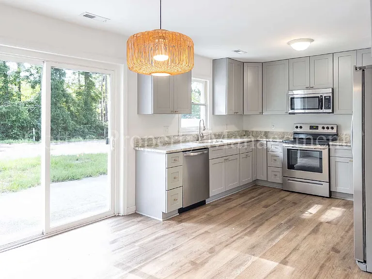 824 Haymarket Ln — Photo 14