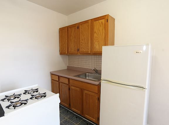 2nd image of 4604 N Beacon St APT 4A