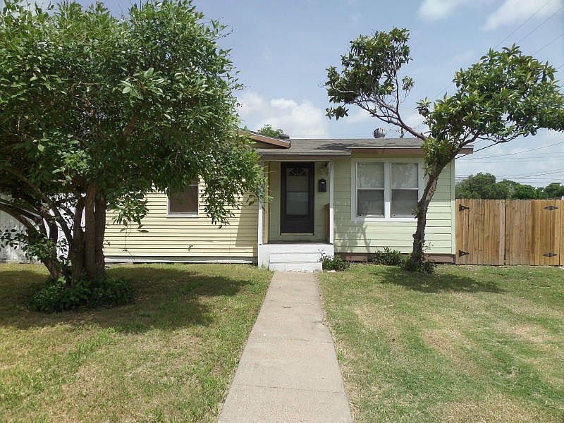 1st image of 4801 Rogerson Dr