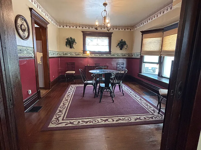111 Highland Blvd — Photo 4