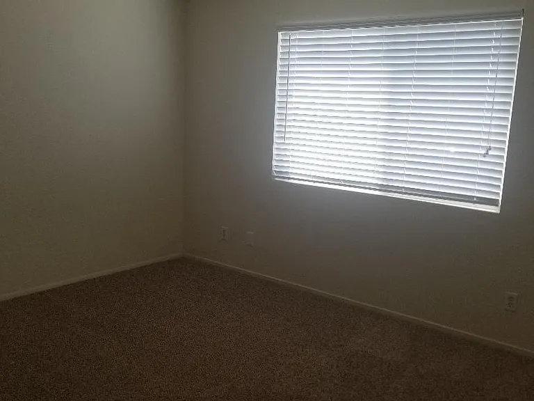 2950 Palisades Dr #3 — Photo 3