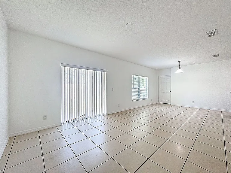 662 Vitoria Rd — Photo 10