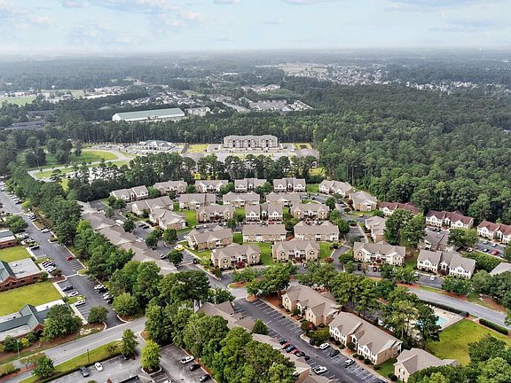 4th image of 2932 Mulberry Lane #B