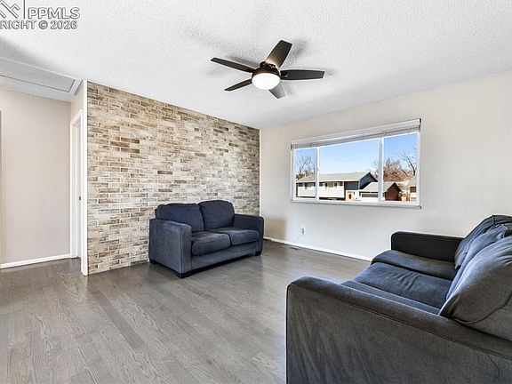 3rd image of 3801 Vaquero Cir S