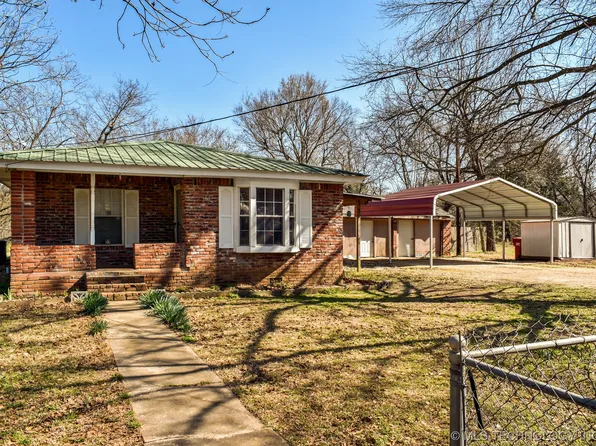 803 S J St, Hugo, OK 74743