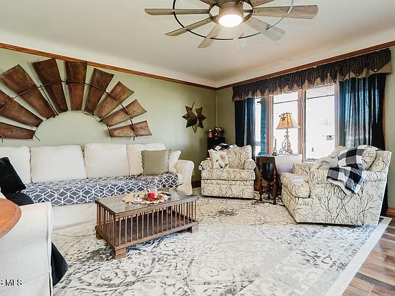 5th image of 2419 Hollybrook Dr