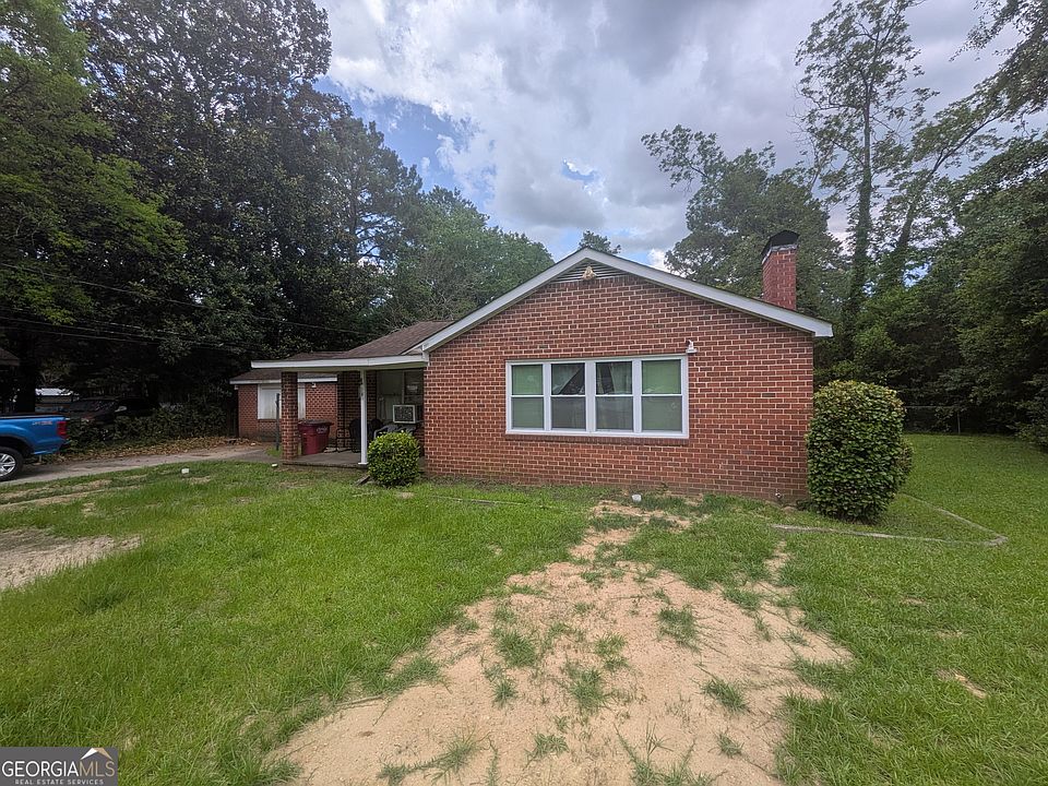 2nd image of 3276 Sharon Dr