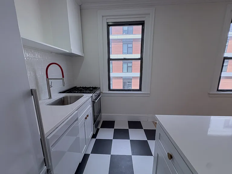 1221 N Franklin St #3F — Photo 9