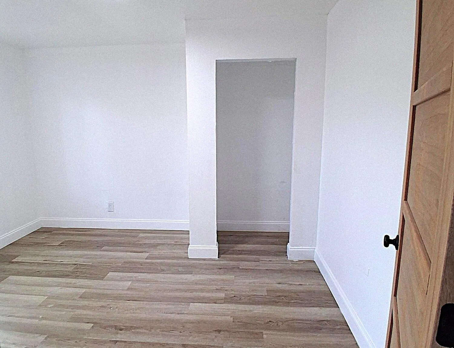3 bed, 1.0 bath, 788 sqft, $2,300 — Photo 3