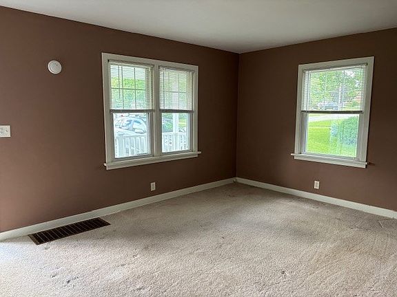 2nd image of 323 Hetrick Dr