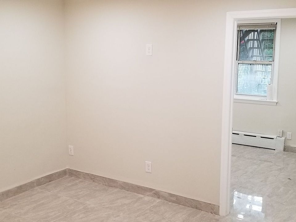 1st image of 302 Bay 20th St #1