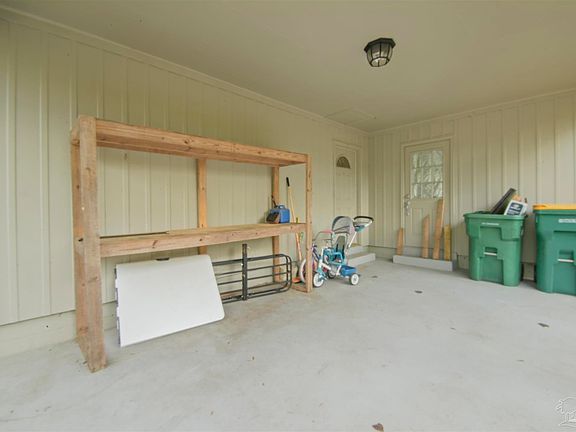 5th image of 219 Pilgrim Ave