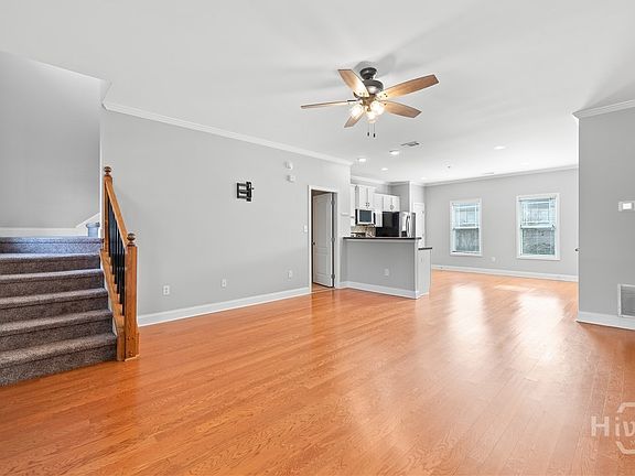 5th image of 365 Whitehall Road