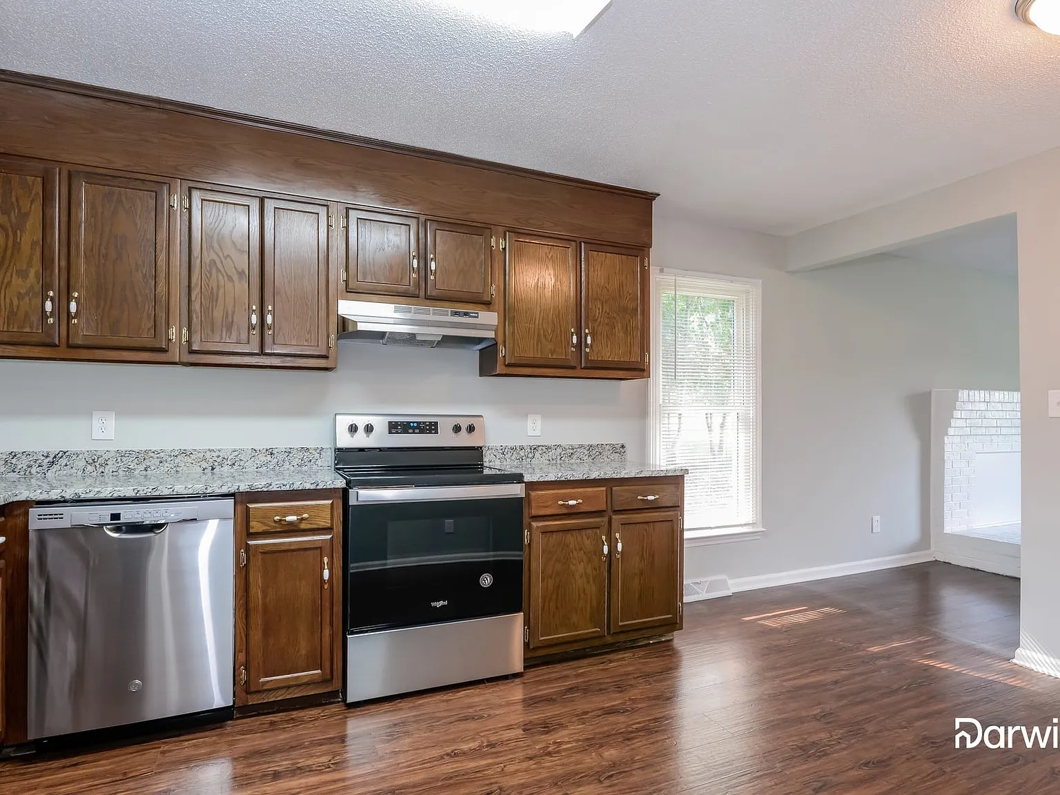 4 bed, 2.0 bath, 1558 sqft, $1,880 — Photo 4