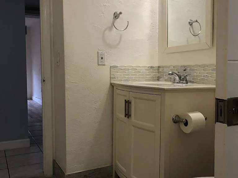 6884 N Kendall Dr #C302 — Photo 10
