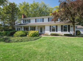 44 Oak Ridge Ln, Deer Park, IL 60010