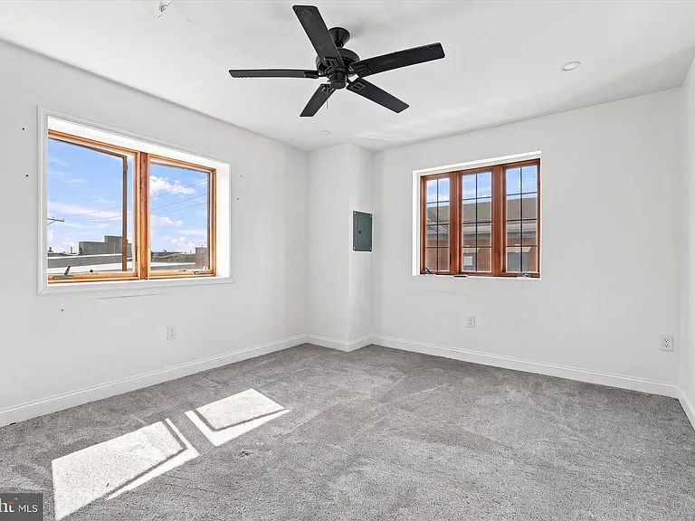 2526 E Clearfield St — Photo 15